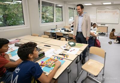 オーストリア、学校でのヘッドスカーフ禁止法案を可決 人権団体は「イスラム教徒差別」と批判