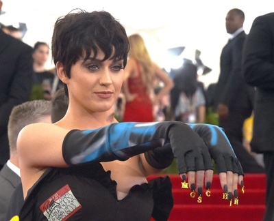 K・ペリーへの修道院売却で修道女らが猛反発、ロサンゼルス