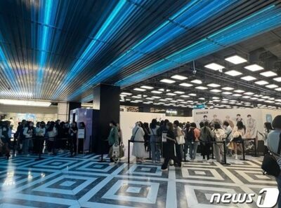 「スラムダンク」を越えた韓国縦読みマンガグッズ…ストアを開くと「5万円は基本」