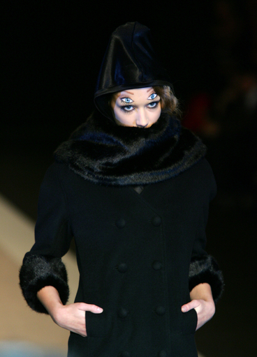 ＜08/09年秋冬パサレラ・シベレス＞アントニオ・アルバラード、新作を発表