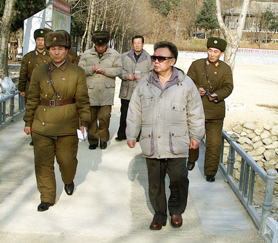 「父親」のような金総書記、人民軍兵舎のテレビも修理