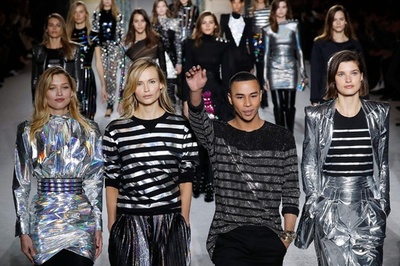 ネオンやオーロラーカラーでシャイニー、「バルマン」18/19年秋冬