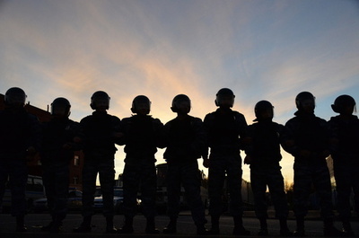 露モスクワ警察、移民取り締まりで1200人拘束