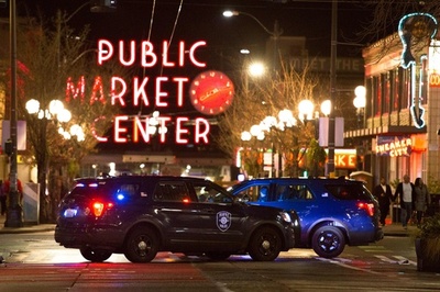 米シアトル中心街で発砲、1人死亡7人負傷 容疑者は逃走