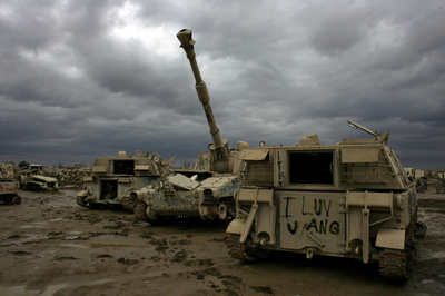 大規模爆発から1日後、新たな爆弾攻撃で37人死亡 - イラク