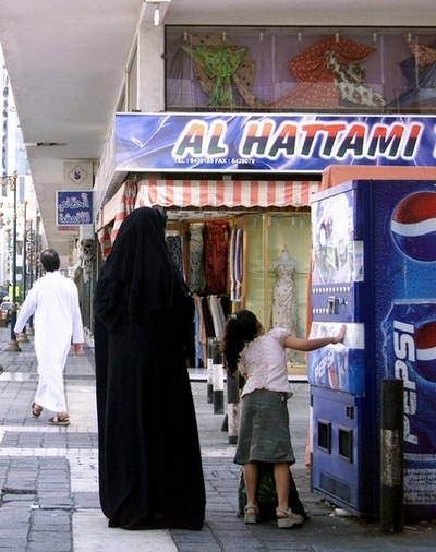 8歳の少女の離婚、認められる　サウジアラビア