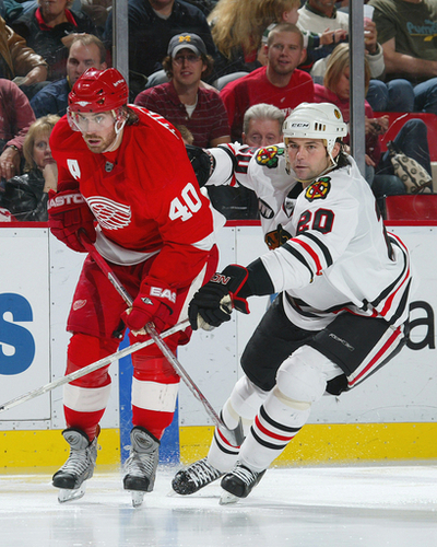 レッドウィングス ブラックホークスに逆転負け