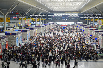 1〜4月の鉄道旅客数、14.6億人で過去最高