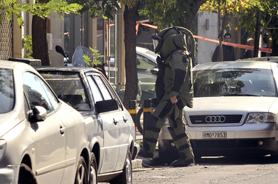 仏大統領と大使館あてに爆弾入り小包、1人負傷 ギリシャ