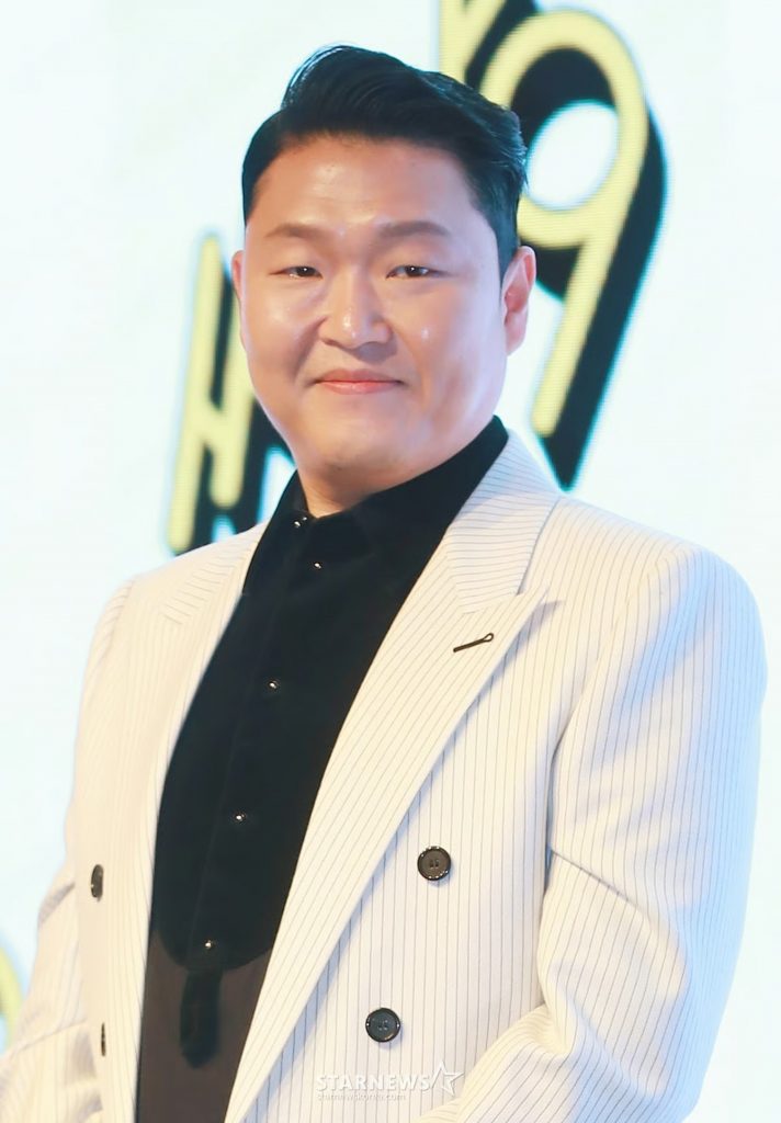 (c)STARNEWS