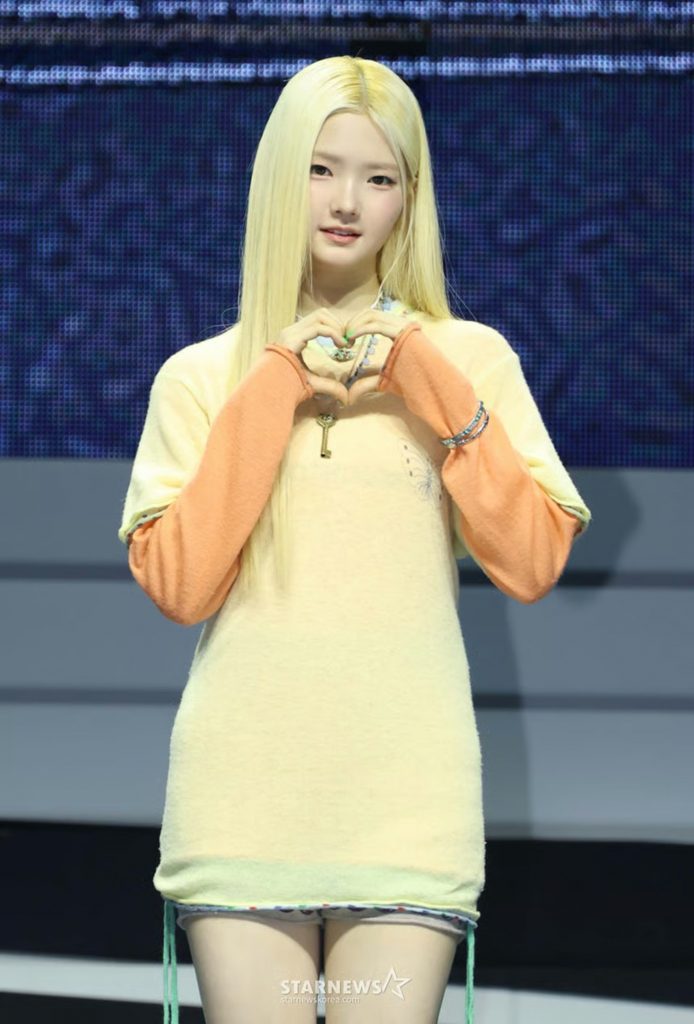 (c)STARNEWS