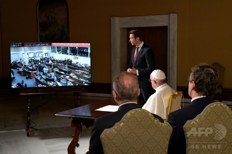 「宇宙における人間の存在」 ローマ法王、ISS飛行士と哲学問答