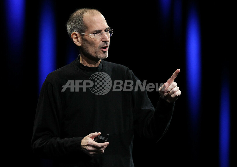 米アップル、iCloud発表 療養中のジョブズCEO登場