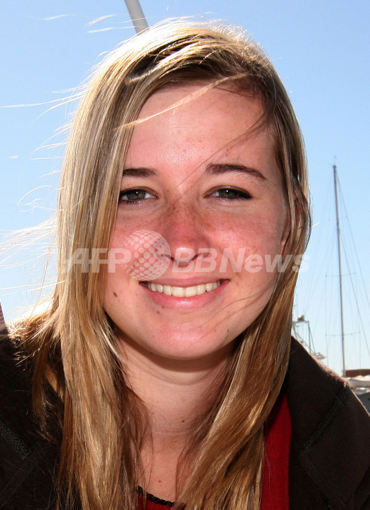 ヨット単独世界一周中の16歳少女、消息絶つ