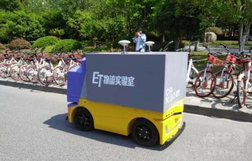 アリババ傘下「菜鳥」の無人配達車、公道で走行テスト 年内量産へ