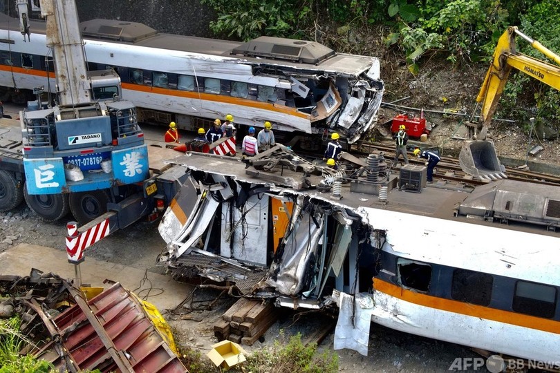 台湾列車事故、作業車転落から衝突まで1分余り 調査委が映像公開