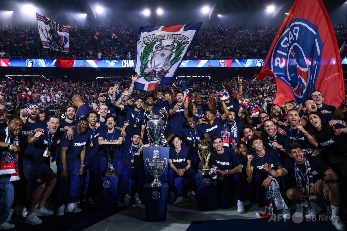 PSG、地元パリで優勝パレード 欧州CL初制覇祝う 写真15枚 国際ニュース