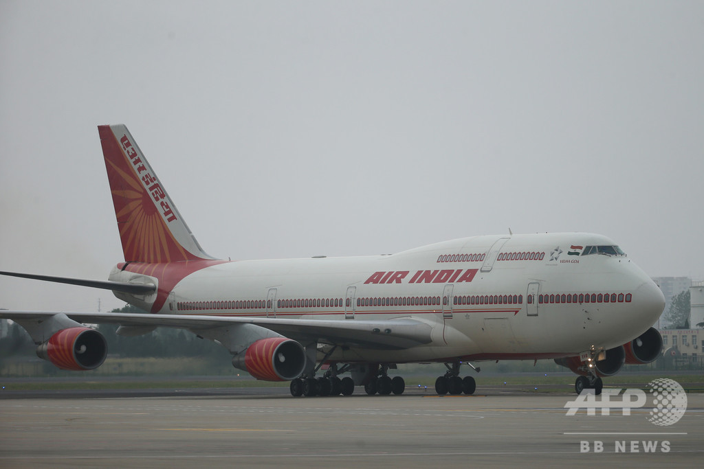 エア・インディア機、翼を空港建物にぶつける スウェーデン エア・インディア機、翼を空港建物にぶつける スウェーデン