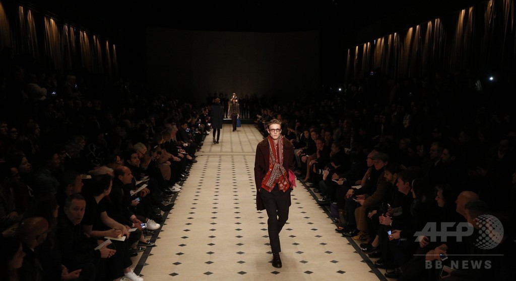 テーマはクラシカリー・ボヘミアン、「バーバリー プローサム」15/16年秋冬メンズ