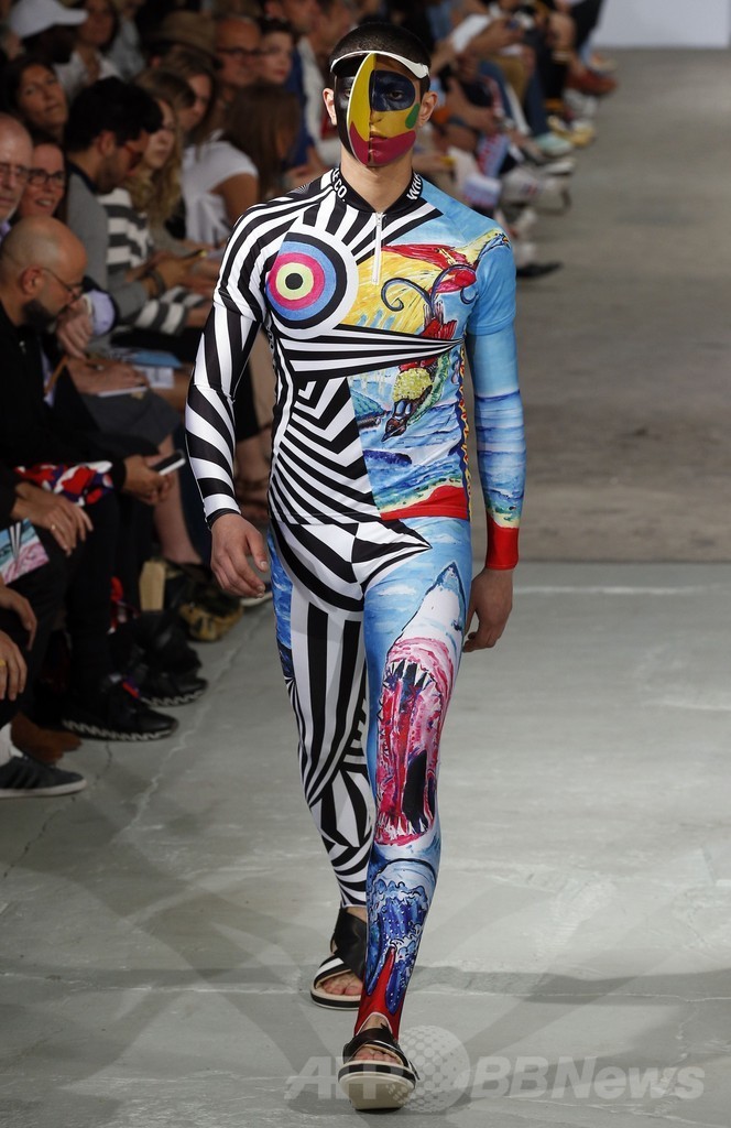 インパクト大のゼブラ柄に注目、「ウォルター・ヴァン・ベイレンドンク」15年春夏メンズ