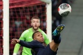 サッカー国際親善試合、フランス対スコットランド。シュートを狙うフランスのキリアン・エムバペ（手前、2023年10月17日撮影）。(c)FRANCK FIFE / AFP