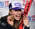 アルペンスキー世界選手権2015、女子滑降。金メダルを手にするティナ・マゼ（2015年2月6日撮影）。(c)AFP/FRANCIS BOMPARD
