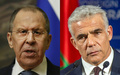 ロシアのセルゲイ・ラブロフ外相（左）とイスラエルのヤイル・ラピド外相（2022年5月2日作成）。(c)Yuri KOCHETKOV / various sources / AFP