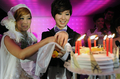 台湾・台北（Taipei）で行われた女性の同性婚集団ウェディング・パーティーで、ケーキ入刀を行うカップル（2011年8月21日撮影）。(c)AFP/Sam YEH

&lt;a href=&quot;http://www.afpbb.com/article/life-culture/life/2821554/7661189&quot;&gt;&lt;b&gt;本文を読む&lt;/b&gt;&lt;/a&gt;