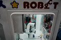 ２０２３世界ロボット大会でアイスクリームを作るロボット（2023年8月17日撮影）。(c)Xinhua News