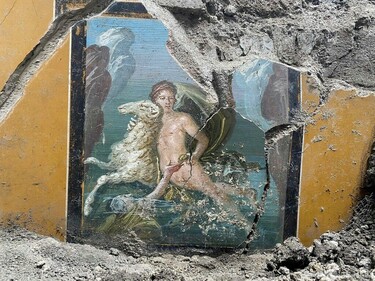 伊ポンペイで新たなフレスコ画出土 神話の場面を描写 写真3枚 国際