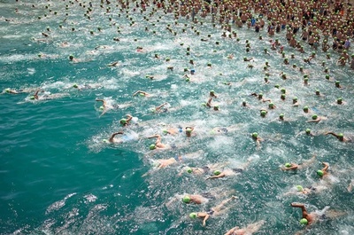 1万人以上参加の水泳大会で男性が水死、スイス
