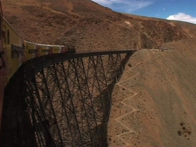 【動画】酸素ボンベは欠かせない、アルゼンチンで話題の「雲行き列車」