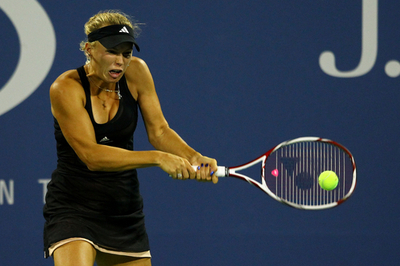 右膝負傷のボズニアツキが初戦敗退、全米オープン