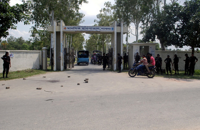 宗教的少数派への襲撃相次ぐバングラ、ヒンズー教徒が斬殺される