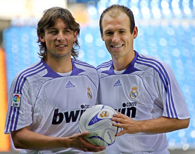 レアル・マドリード ロッベンとエインセの入団会見を行う