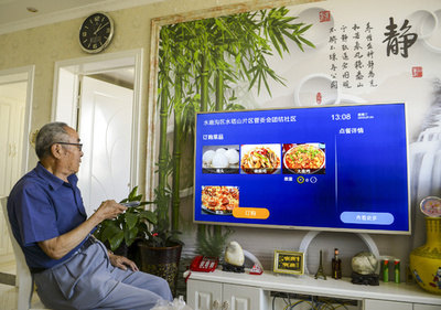 中国の高齢者がスマートテレビに悲鳴 理由は「スマートじゃないから」