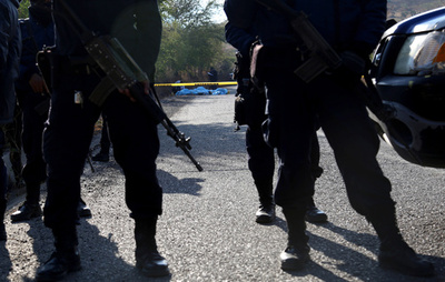 武装集団が現金輸送車を襲撃、7人死亡 メキシコ