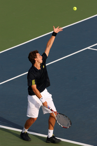 ガルビス ヨハンソンを下し2回戦進出