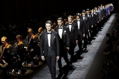 カール・ラガーフェルドも絶賛した新たなエレガンス、「ディオール」15/16年秋冬メンズ