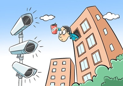 集合住宅のバルコニー外に干していた布団にガラス破片 警察官が住民のDNA採取 中国