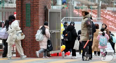 韓国・小学1年生も本人名義のカード発行可能に…決済年齢を7歳に引き下げ