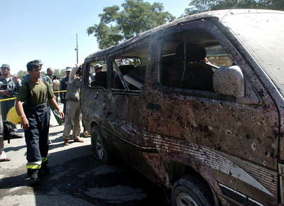 カブールで自爆テロ、35人以上が死亡