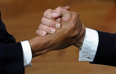 これであなたも達人に！英大学が「正しい握手」の処方箋を開発