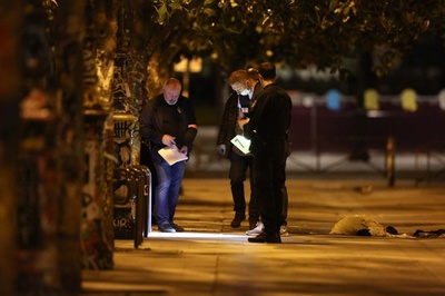 パリで刃物男が襲撃、外国人観光客ら7人負傷