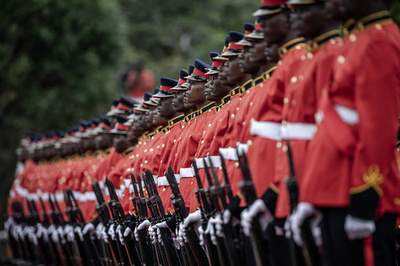 【今日の1枚】国賓を迎えるケニアの儀仗隊