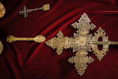 エチオピア、150年前に英国軍が略奪の文化財公開