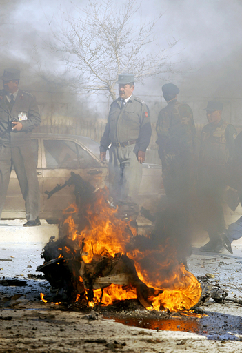 アフガンで多国籍軍狙う自爆攻撃、死者6人