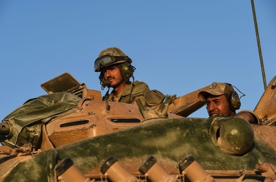 トルコ軍、シリア北部に新戦線 米軍は新配備兵器でISを攻撃