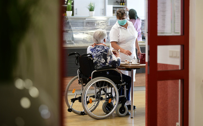 「医療・福祉は今日もウイルスに負けない」