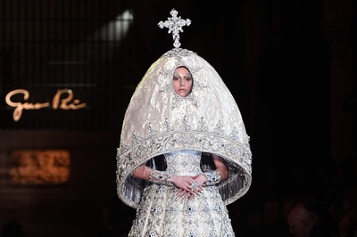 「グオ・ペイ」17年春夏オートクチュール